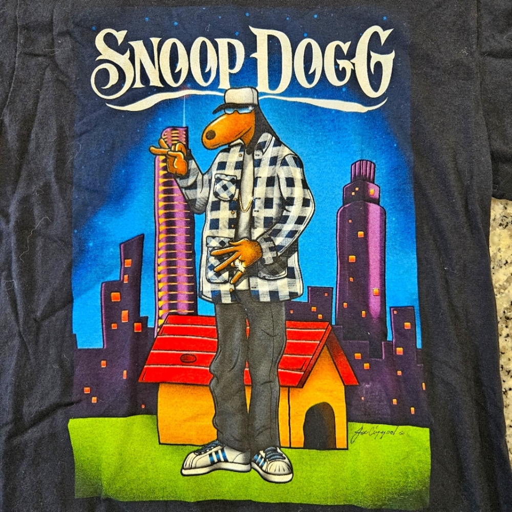 Snoop Dogg black t-shirt